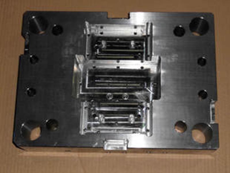 北林精密塑料模-06